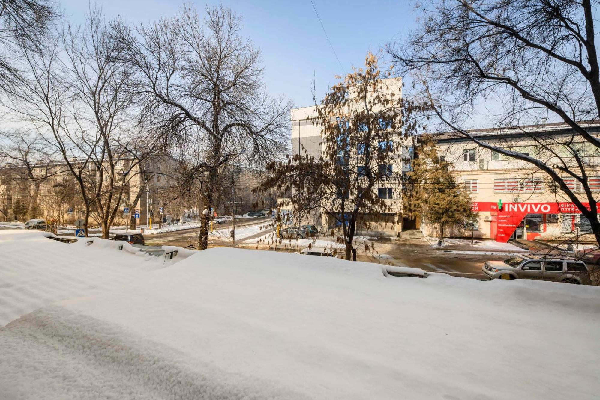 Mid-Century Charm Apartments В Центре Алматы Buitenkant foto