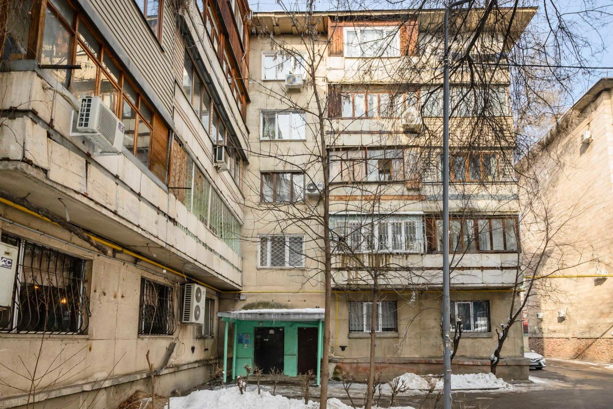 Mid-Century Charm Apartments В Центре Алматы Buitenkant foto