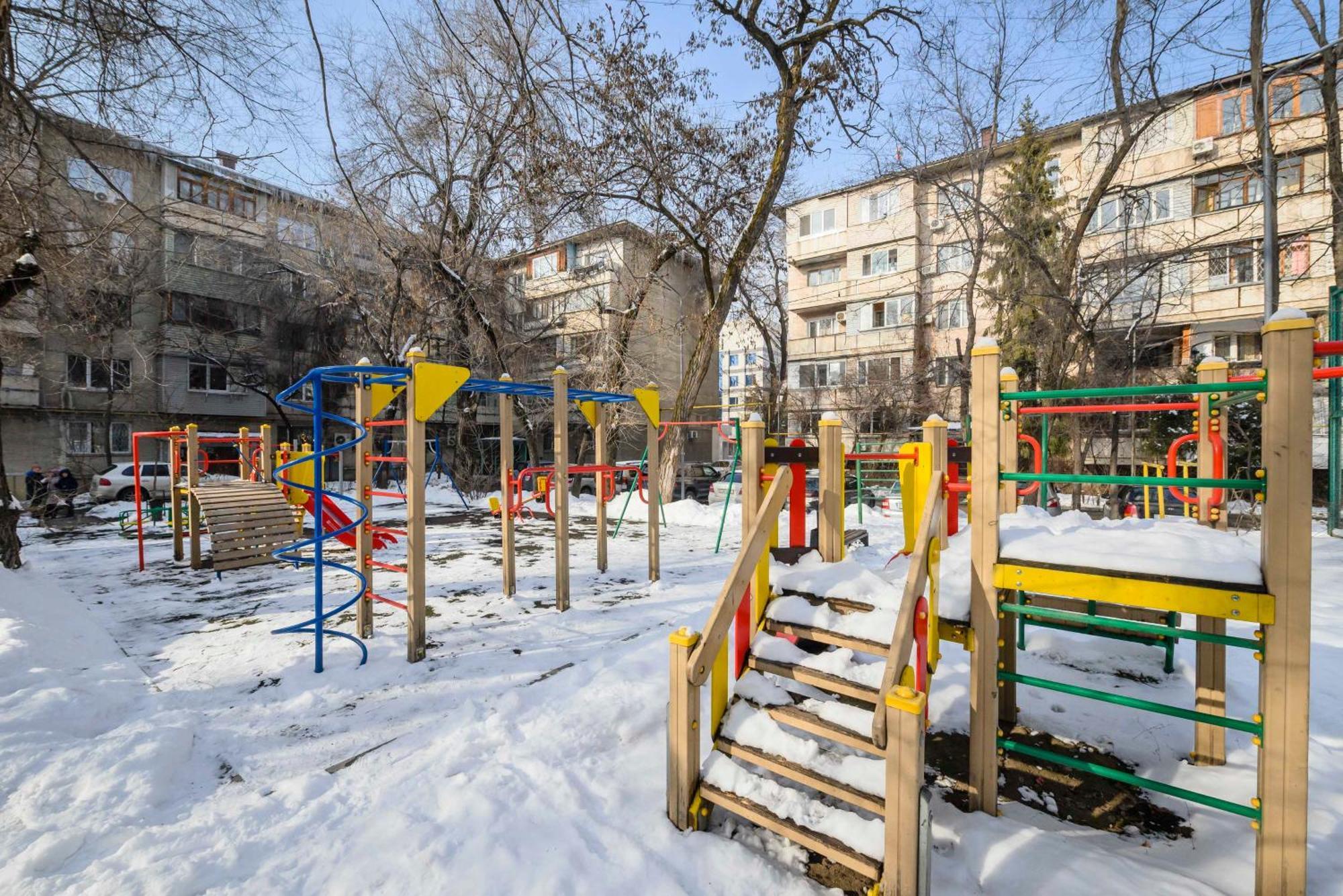 Mid-Century Charm Apartments В Центре Алматы Buitenkant foto