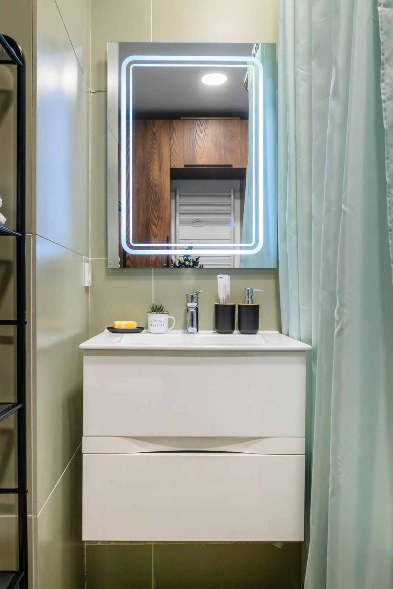 Mid-Century Charm Apartments В Центре Алматы Buitenkant foto