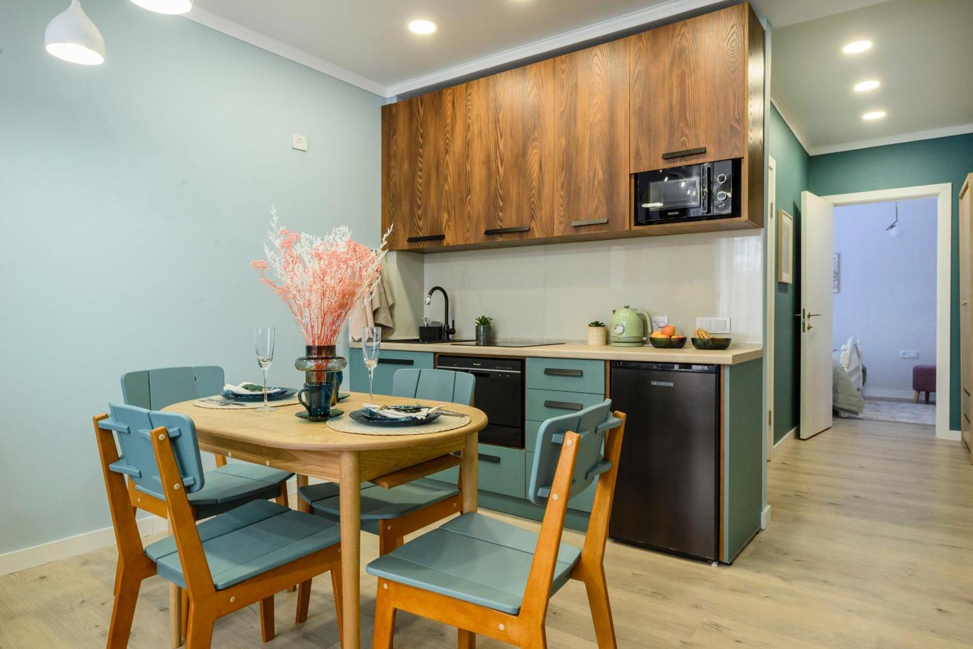 Mid-Century Charm Apartments В Центре Алматы Buitenkant foto
